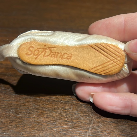 Cute Pointe Shoe pencil holder, coin purse and makeup bag/ Ballet Shoe Keychain - Picture 9 of 9